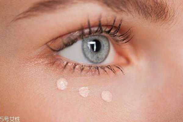 有脂肪粒推荐什么眼霜