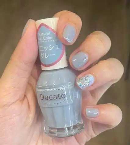 牙膏可以卸指甲油吗 牙膏可以卸指甲油吗