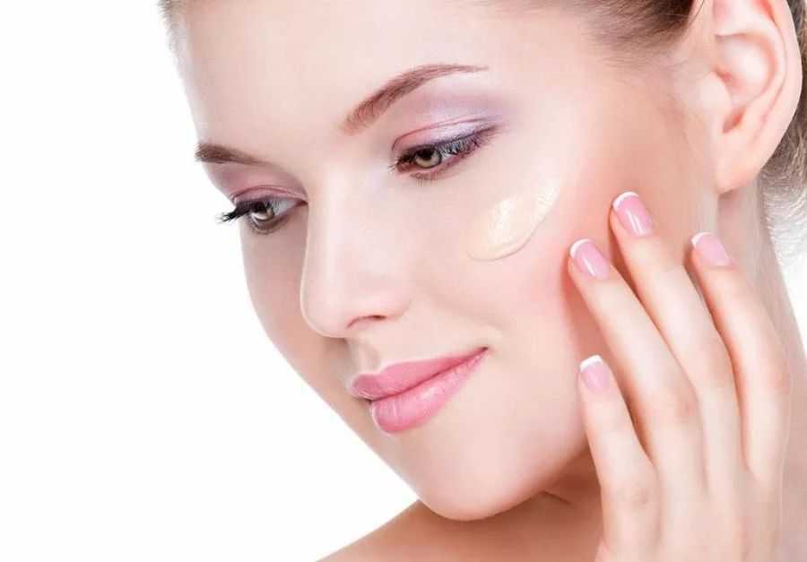 化妆怎样才不会浮粉卡粉