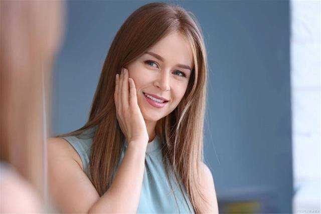 想要告别“黄脸婆”？少碰三物，多吃四果