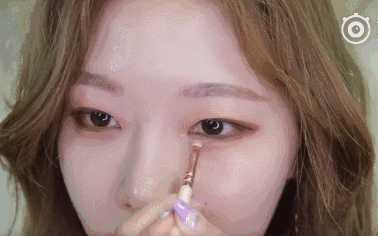 内双眼皮画眼妆技巧 先画眼妆还是先贴双眼皮贴