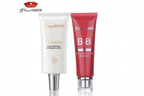 为什么bb霜浮在脸上会搓泥 为什么bb霜浮在脸上会搓泥