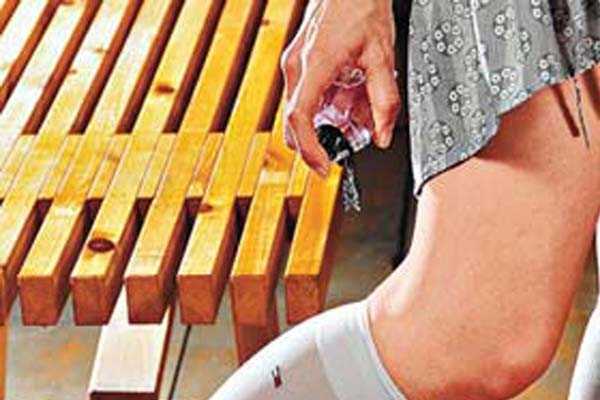 香水喷在哪里最好?这7个位置让你持久留香 香水喷在哪里最好?这7个位置让你持久留香