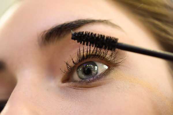 睫毛短涂睫毛膏的方法 睫毛短涂睫毛膏的方法