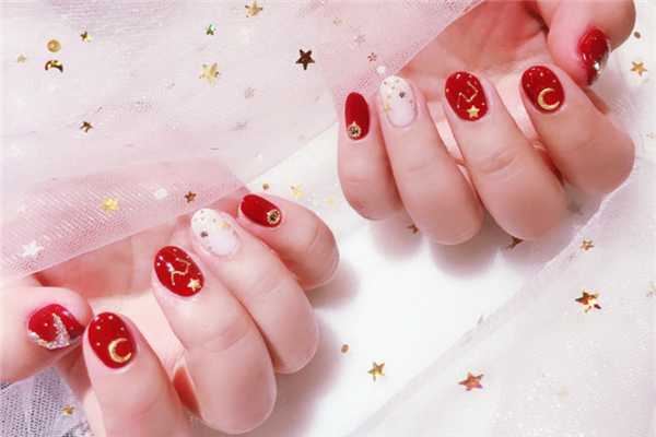 美甲底胶会伤害指甲吗 美甲底胶会伤害指甲吗