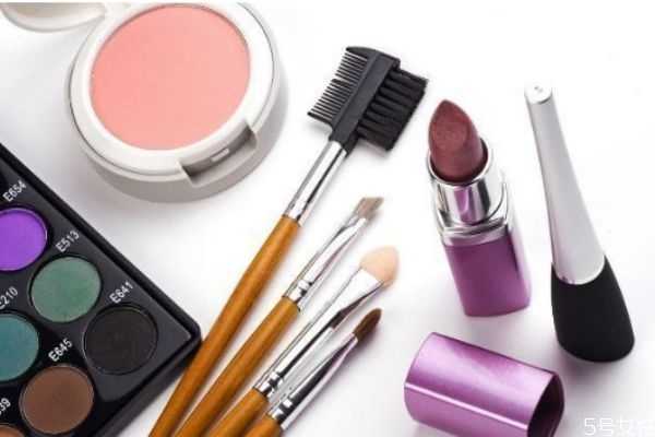 眼影为什么会结块?眼影结块怎么办 眼影为什么会结块?眼影结块怎么办