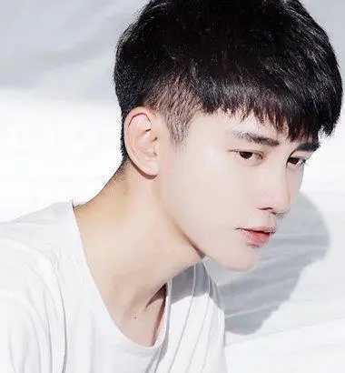 头大的男生女生适合什么发型