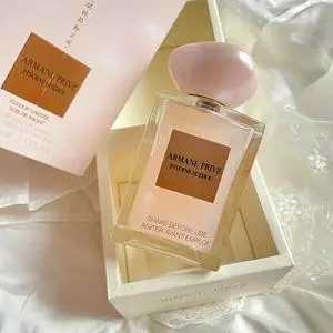 阿玛尼香水哪款持久好闻一点