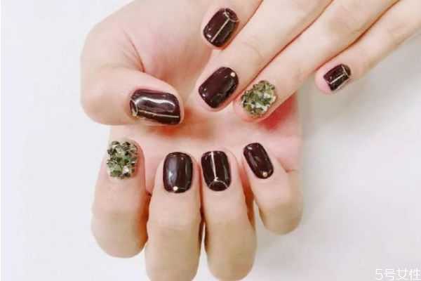 秋冬美甲选什么颜色？美甲选颜色有什么技巧