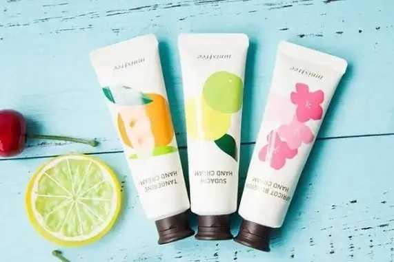 睡前可不可以涂护手霜 睡前可不可以涂护手霜