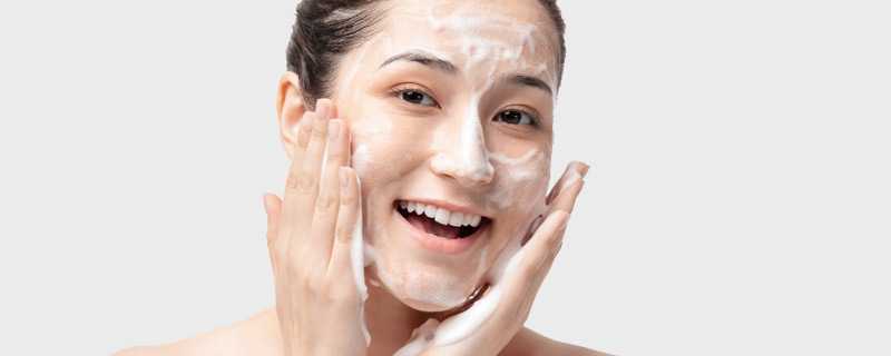 洗面奶洗完紧绷有害吗 洗面奶洗完紧绷有害吗