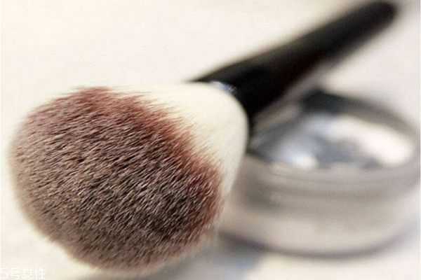 散粉刷第一次使用怎么清洗？怎么洗散粉刷