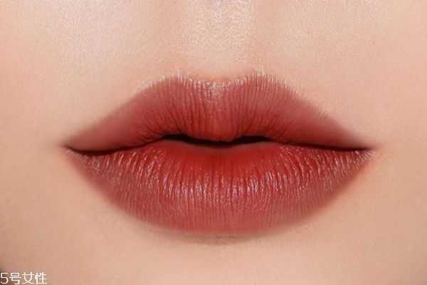 皮肤比较黄涂什么口红？皮肤暗黄推荐几款口红