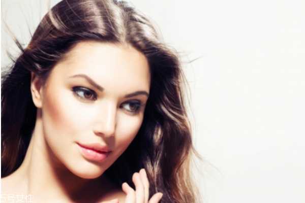 化妆水要买贵的吗