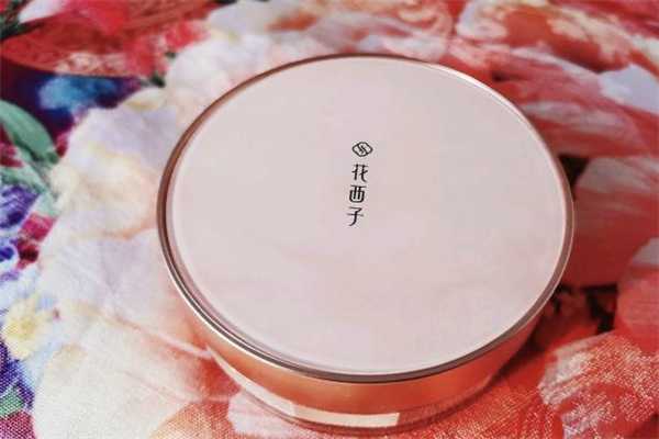 花西子散粉和卡姿兰散粉哪个好?花西子散粉2号和3号区别 花西子散粉和卡姿兰散粉哪个好?花西子散粉2号和3号区别