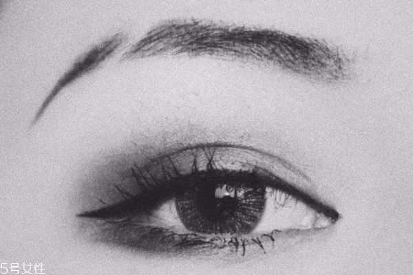 断眉怎么弄？怎么给自己弄断眉