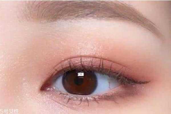 粉紫色眼妆怎么画？粉色和紫色眼影的画法
