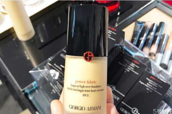 阿玛尼粉底黄皮选几号 阿玛尼粉底黄皮选几号