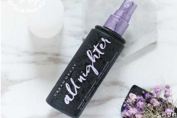 脸上长痘痘可以化妆吗？经常化妆长痘痘怎么办