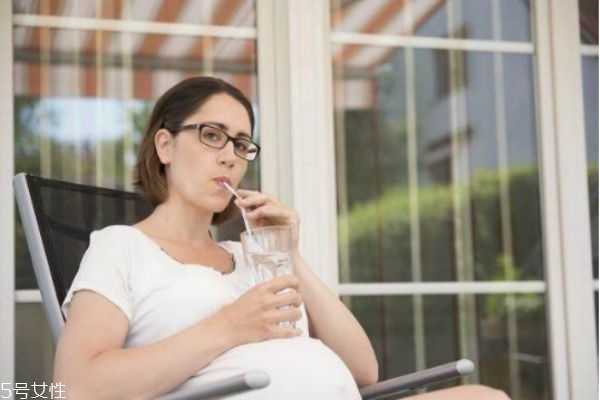 为什么会长妊娠纹 为什么会长妊娠纹