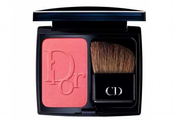 可以只画腮红不画眼影吗?眼影画腮红的步骤 可以只画腮红不画眼影吗?眼影画腮红的步骤