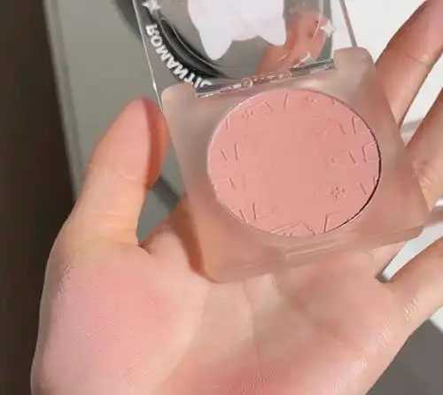 腮红小样和正装哪个好用 腮红小样和正装哪个好用