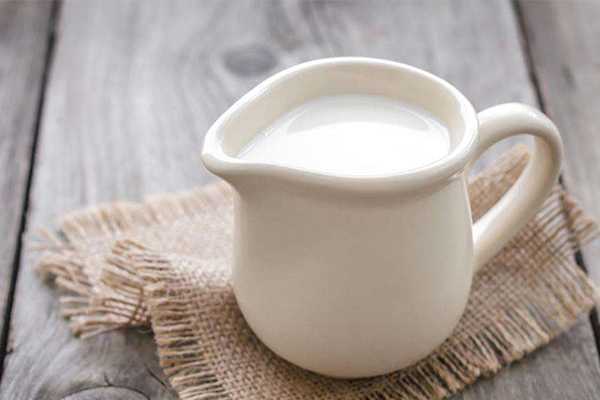 为什么空腹不能喝牛奶 为什么空腹不能喝牛奶