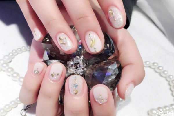 卸甲水能去除502胶水吗 卸甲水能去除502胶水吗