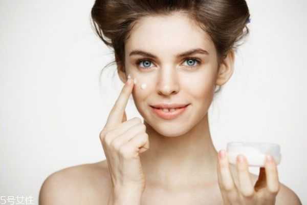 凝露和乳液那个先用 凝露和乳液那个先用