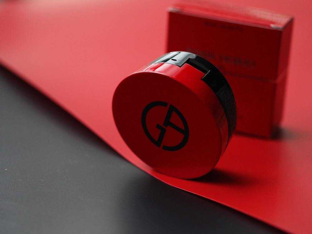 阿玛尼红色气垫适合什么肤质？阿玛尼红色气垫卡粉吗