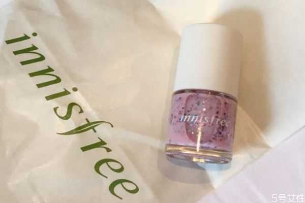 用灯烤的美甲如何卸掉？指甲油怎么洗掉小窍门