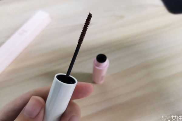 稚优泉睫毛膏怎么样好用吗? 稚优泉睫毛膏怎么样好用吗?