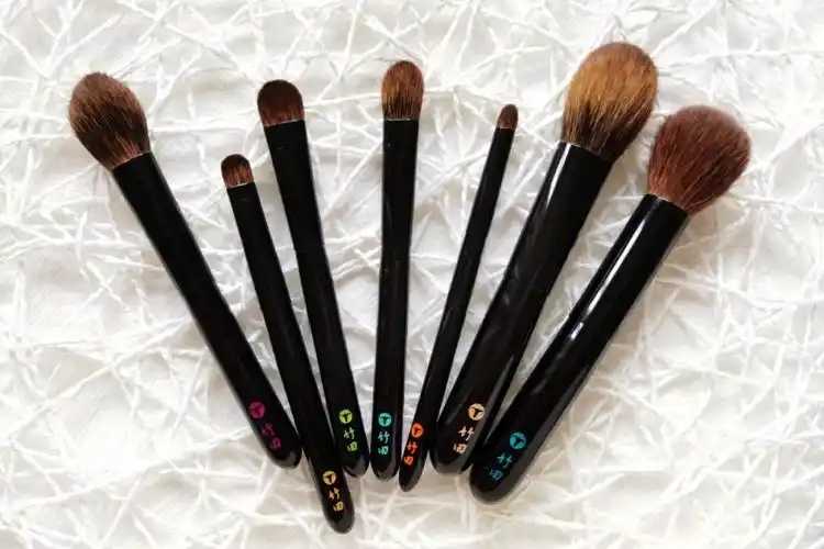 粉底刷会伤害皮肤吗