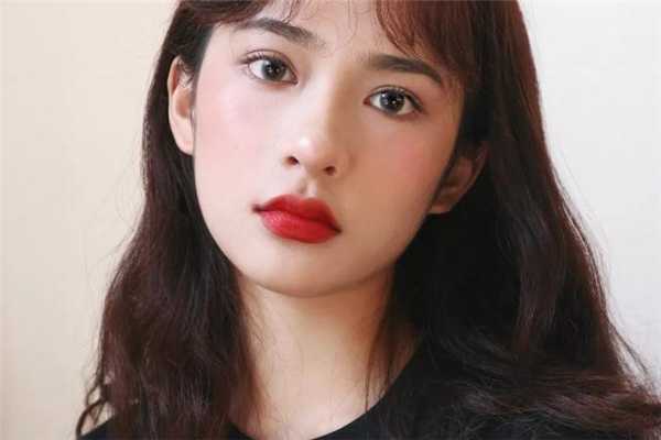 烂番茄色口红适合多大年龄？烂番茄色口红适合什么季节