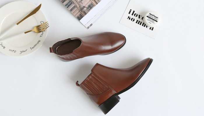 护手霜可以擦皮鞋吗 护手霜可以擦皮鞋吗