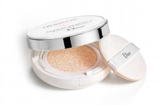 气垫粉饼使用步骤 出门是带气垫还是粉饼 气垫粉饼使用步骤 出门是带气垫还是粉饼