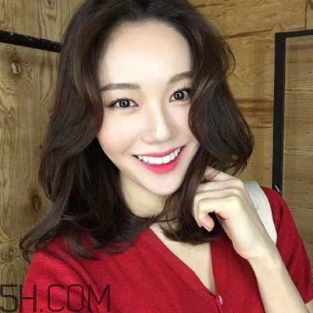 女生齐肩烫发图片大全