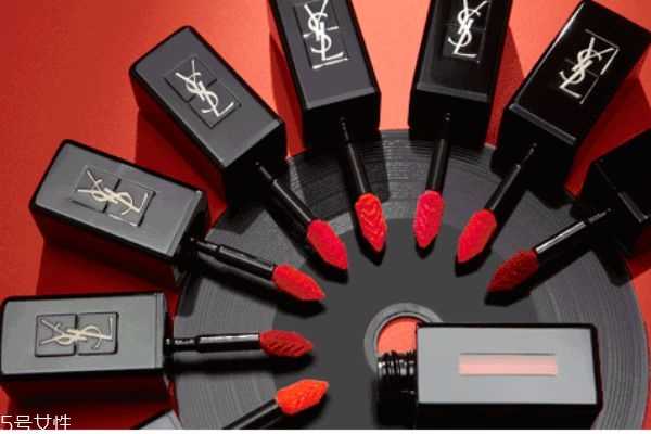 什么颜色唇釉显白 暖色唇釉推荐