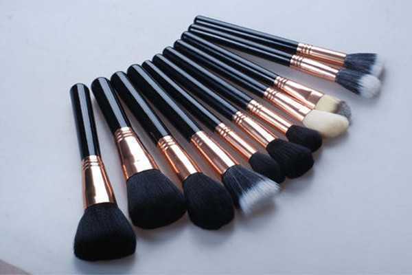 化妆的刷子和粉扑的区别