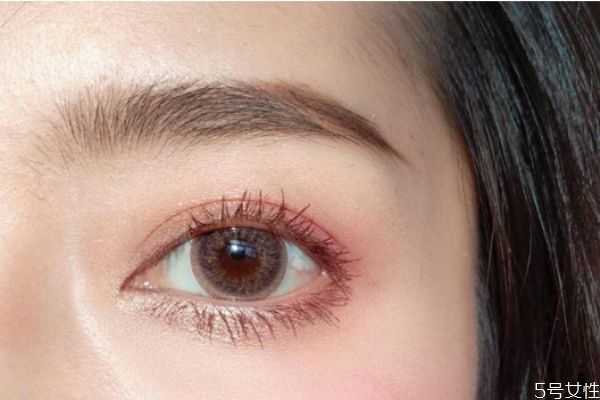 美瞳不戴多久换一次水