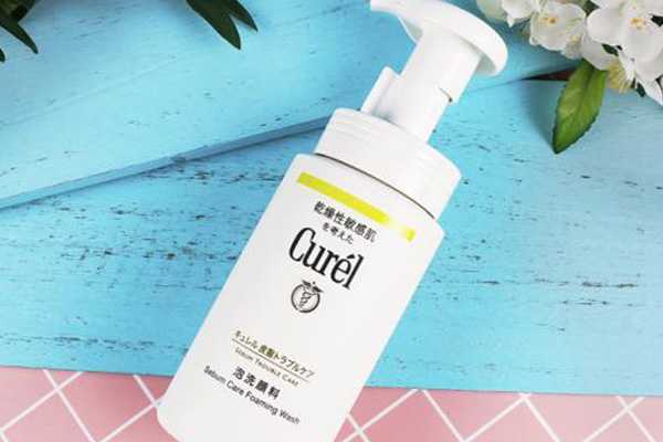 混油皮痘痘肌适合什么洗面奶