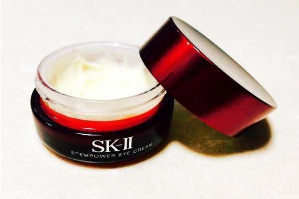 眼霜用在护肤哪个步骤