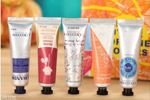 夏天可以涂护手霜吗 夏天可以涂护手霜吗