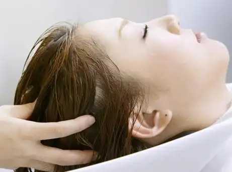 护发精油是干发抹还是湿发抹