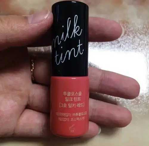 唇彩含有石灰石吗