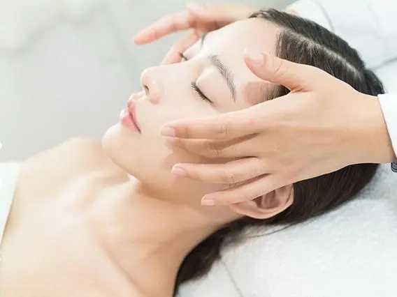 油性皮肤适合用卸妆乳吗