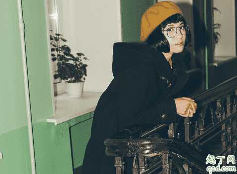 毛呢大衣内搭什么衣服好？如何把毛呢大衣穿得好看又保暖  ​