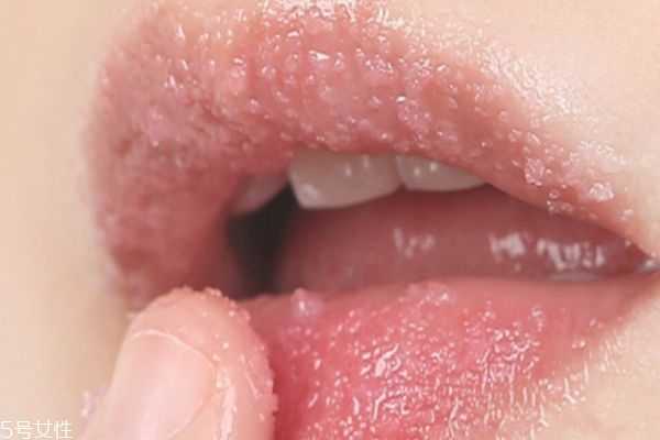 lush唇部磨砂要清洗吗