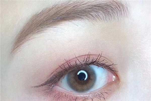 美瞳是什么材质的 美瞳是什么材质的