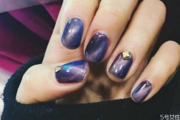 美甲甲片劈了怎么补救?新做的美甲指甲劈了怎么办 美甲甲片劈了怎么补救?新做的美甲指甲劈了怎么办